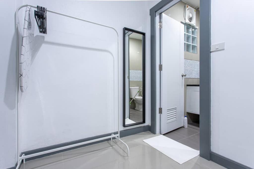 P1 Silom Pan Large Room Full Kitchen Wifi 4-6Pax 방콕 외부 사진